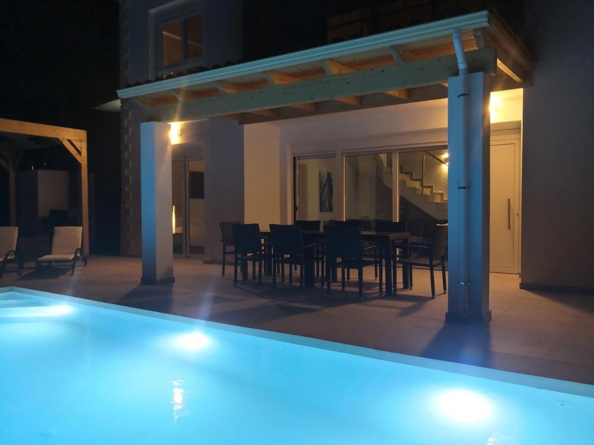 Sunset Sea View Villa 5 อาร์ริลลาส ภายนอก รูปภาพ