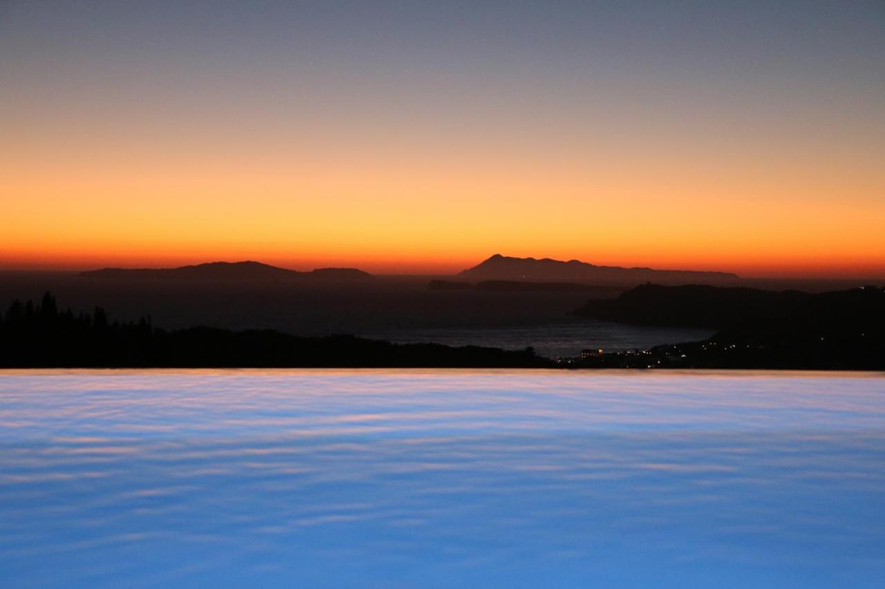 Sunset Sea View Villa 5 อาร์ริลลาส ภายนอก รูปภาพ